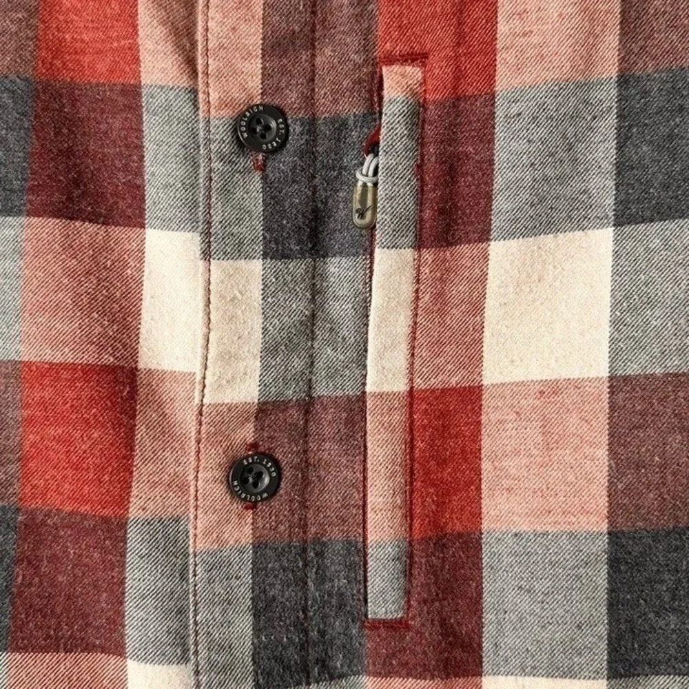 Modern Plaid Utility Outdoor Flannel Woolrich Men's Med Workwear Red Button Down - Picture 5 of 8